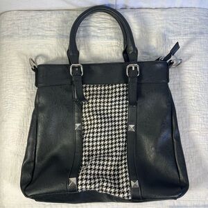Chic Black and White Houndstooth Tote Bag
